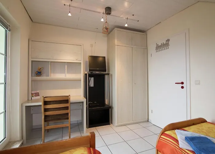 Holiday home In Hessen Mit Grossem Garten Buchenberg (Hessen)