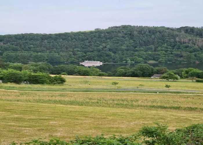 In Hessen Mit Grossem Garten *